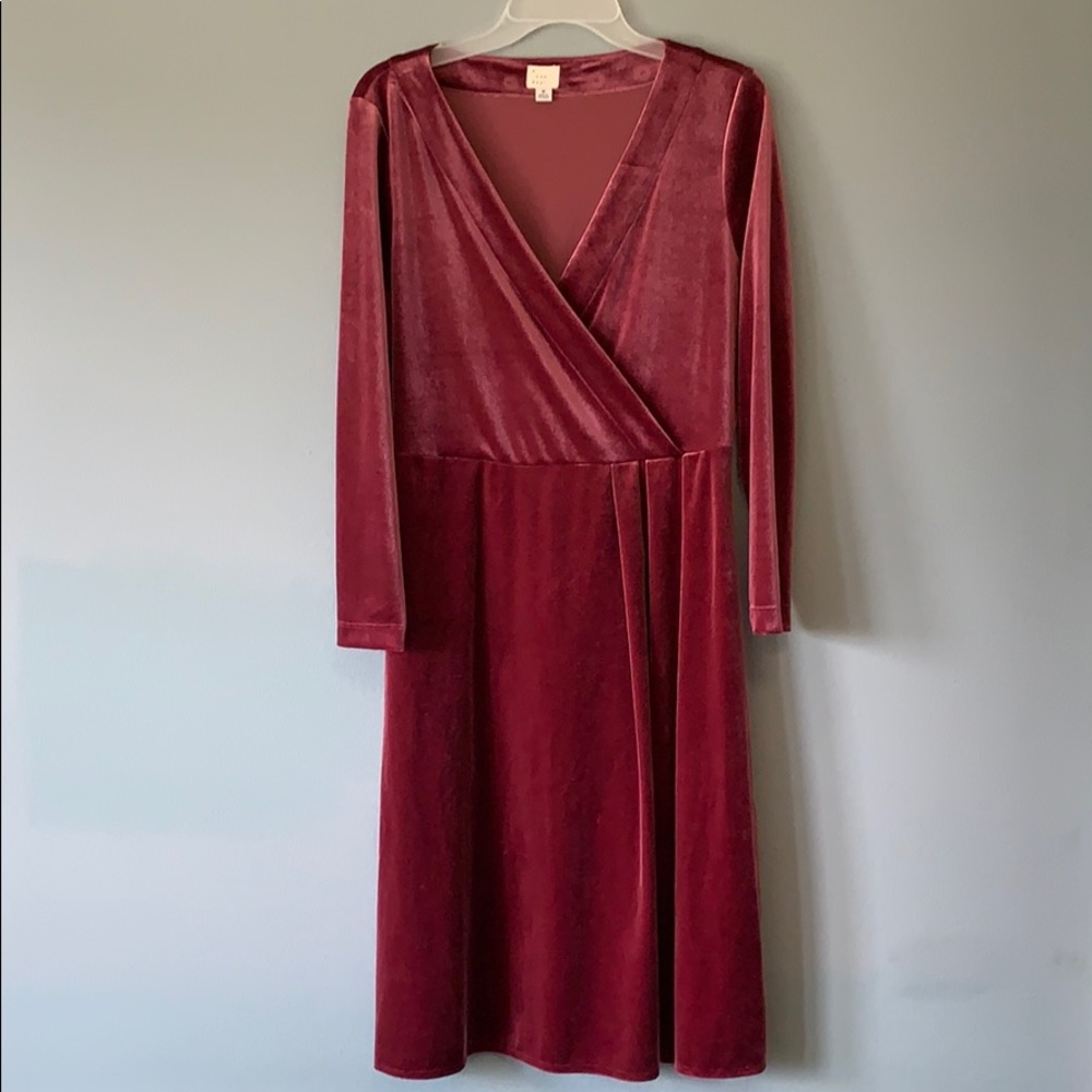 🌈 3/12 NWOT a new day Velvet Dress